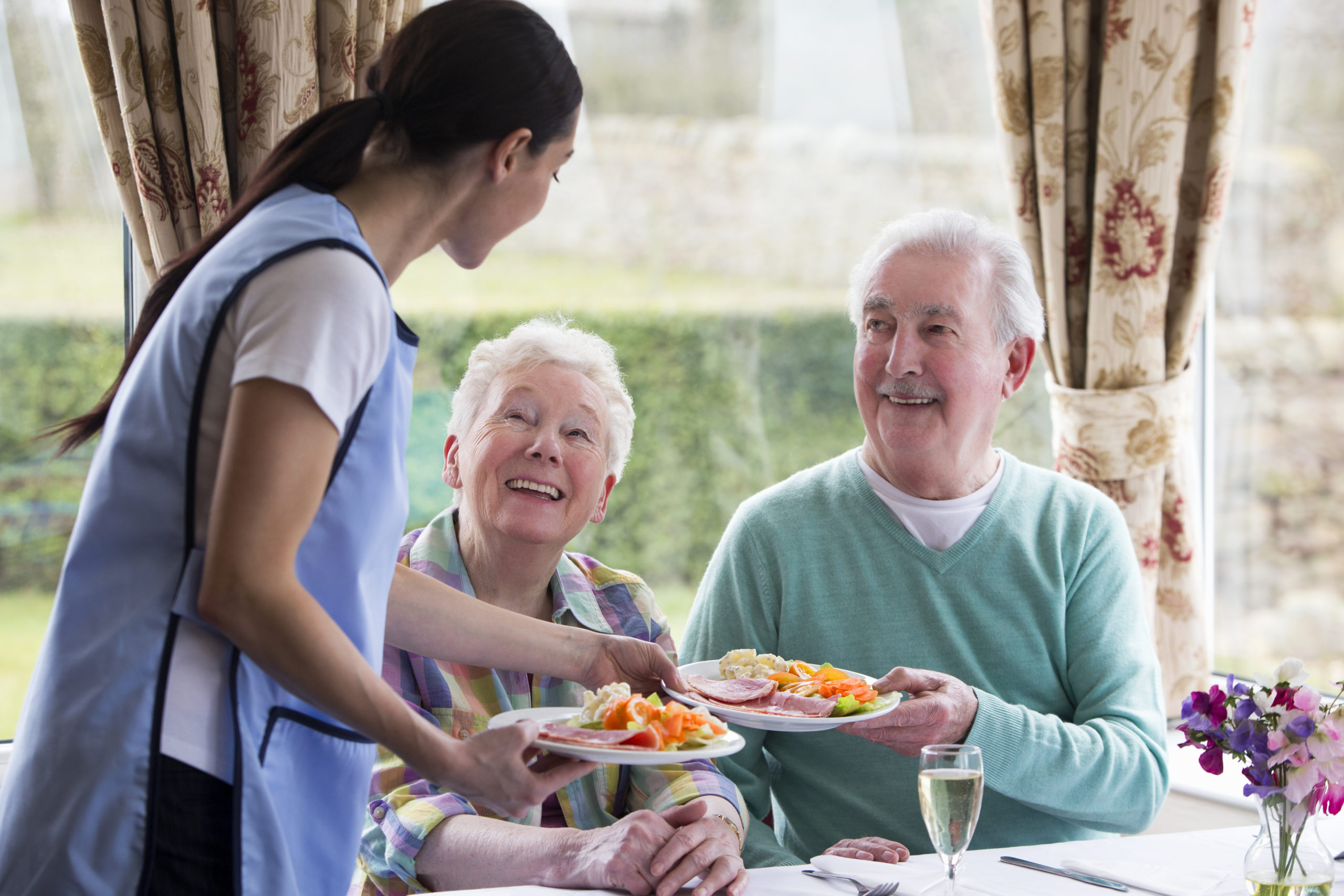 Planning Tips For A Memorable Thanksgiving Holiday With Your Senior Loved Ones
