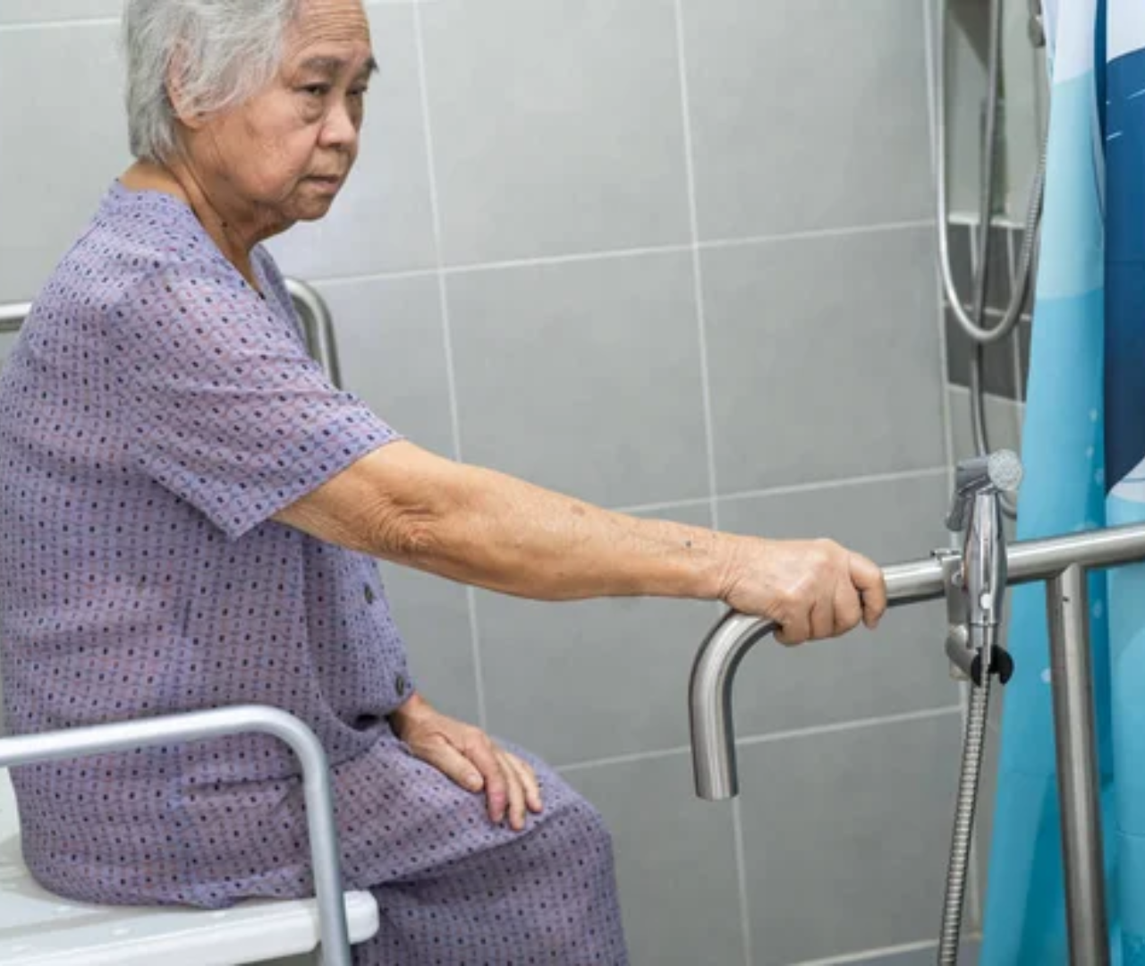 Empowering Aging Adults: How Social Workers Enhance Elder Care and Home Support